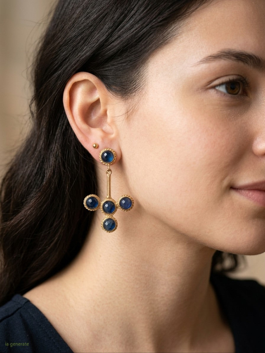 Orecchini pendenti eleganti in stile etrusco con pietre naturali - lapislazzuli