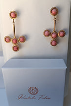 Orecchini pendenti eleganti in stile etrusco con pietre naturali - corallo rosa