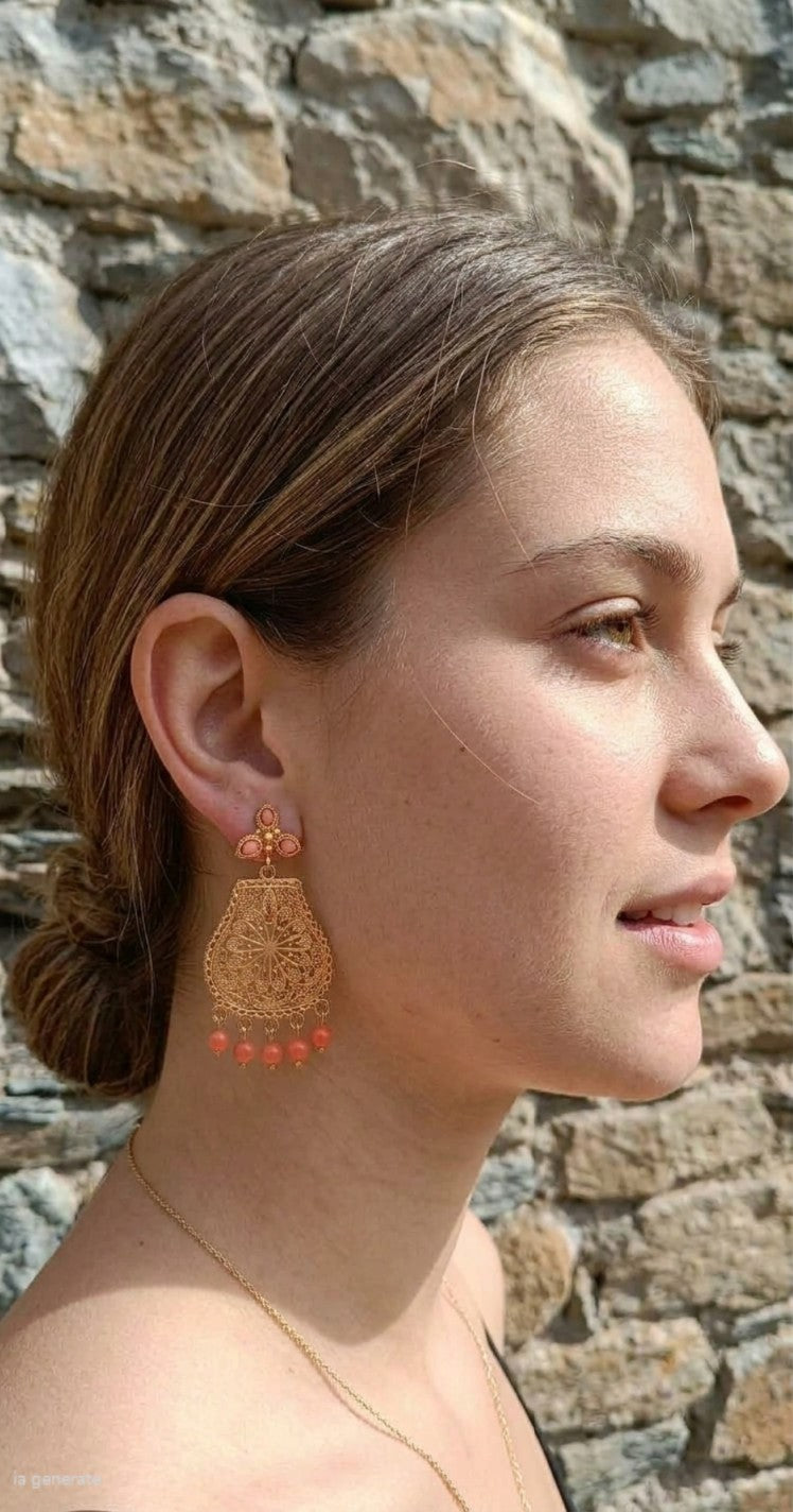 orecchi etruschi con corallo rosa e filigrana