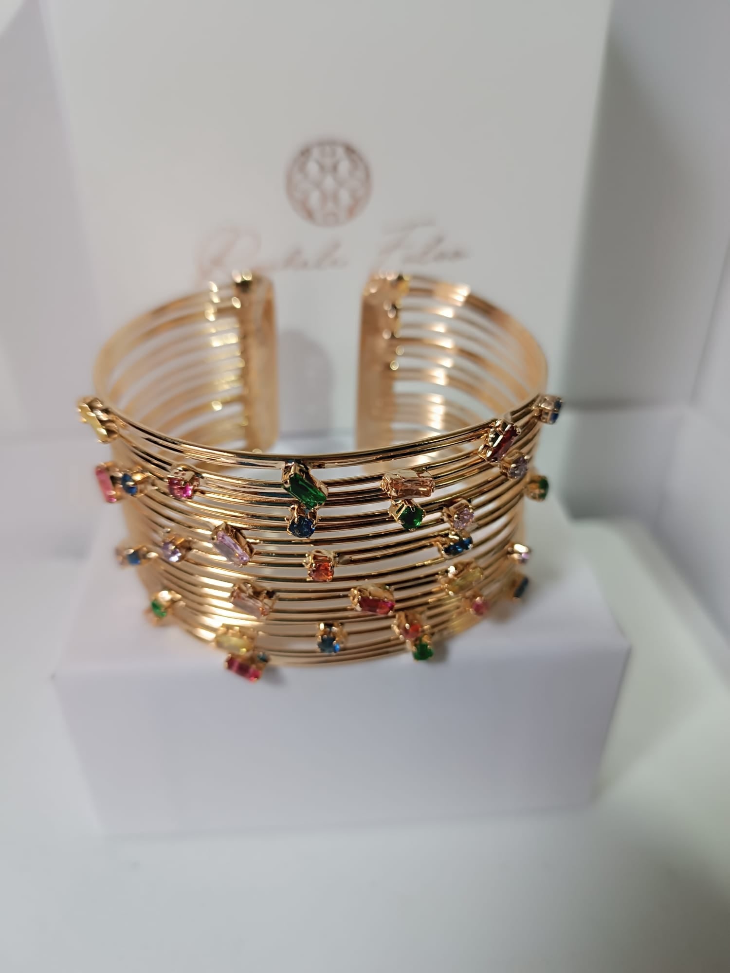 Bracciale stile schiava in oro su bronzo con topazi e quarziti naturali multicolor, regolabile
