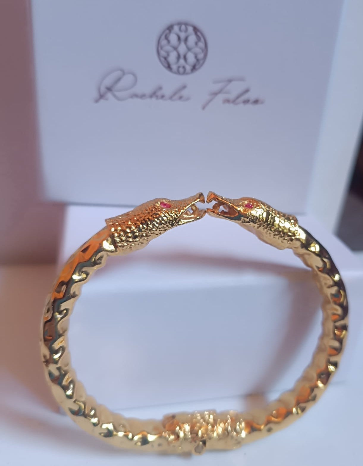 Bracciale serpente in oro galvanico su bronzo con tormaline rosa naturali