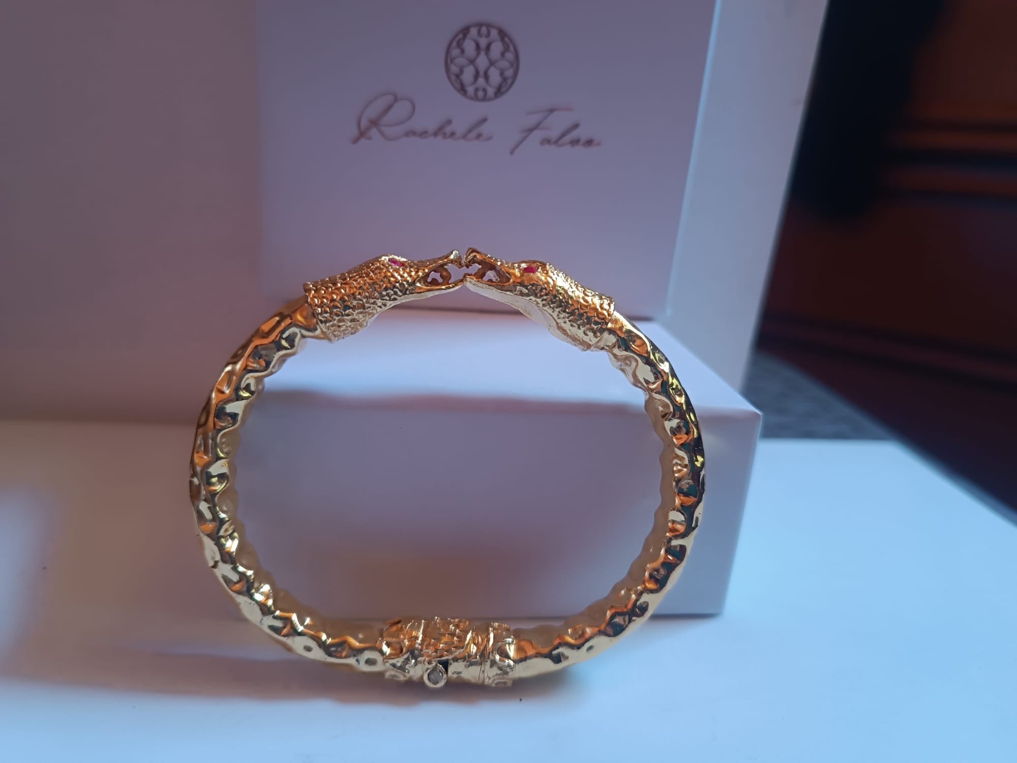 Bracciale serpente in oro galvanico su bronzo con tormaline rosa naturali