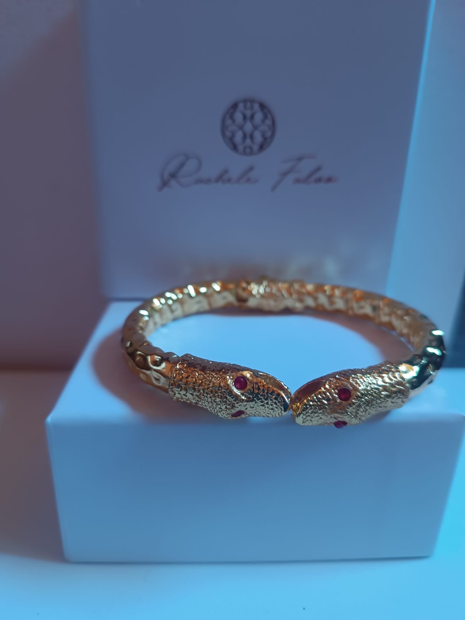 Bracciale serpente in oro galvanico su bronzo con tormaline rosa naturali