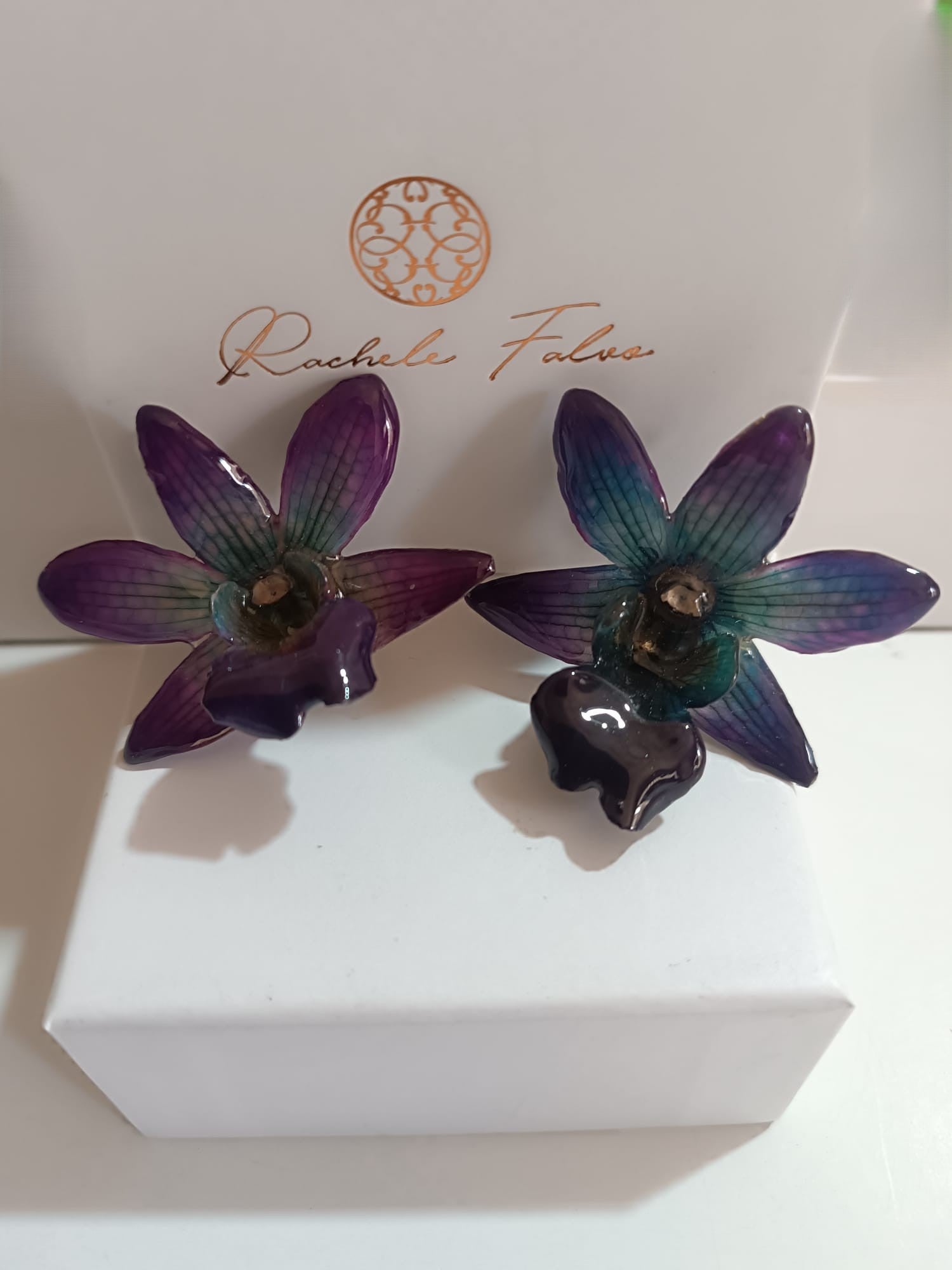 orecchini orchidee naturali in resina eleganti varianti disponibili rosa o viola