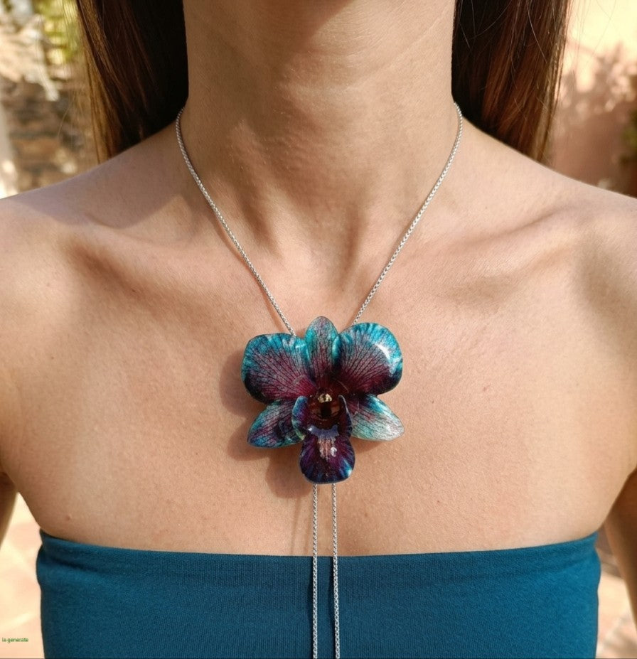 collana orchidea rara ghiaccio riflessi viola resina saliscendi argento galvanizzato  regolabile elegante
