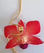 collana orchidea dendrobium rosso aragosta resina saliscendi oro regolabile elegante