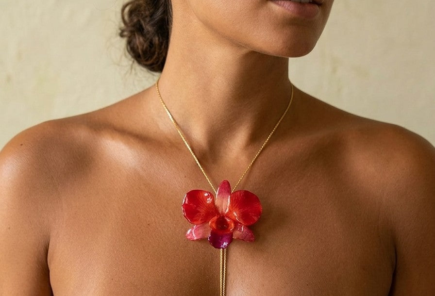 collana orchidea dendrobium rosso aragosta resina saliscendi oro regolabile elegante