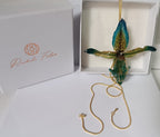 Collana saliscendi regolabile da 83 cm in bronzo dorato con pendente floreale di vera orchidea Paphiopedilum in resina