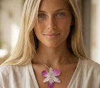 Collana con Vera Orchidea Rosa e Bianca in Resina – Gioiello Artigianale Unico