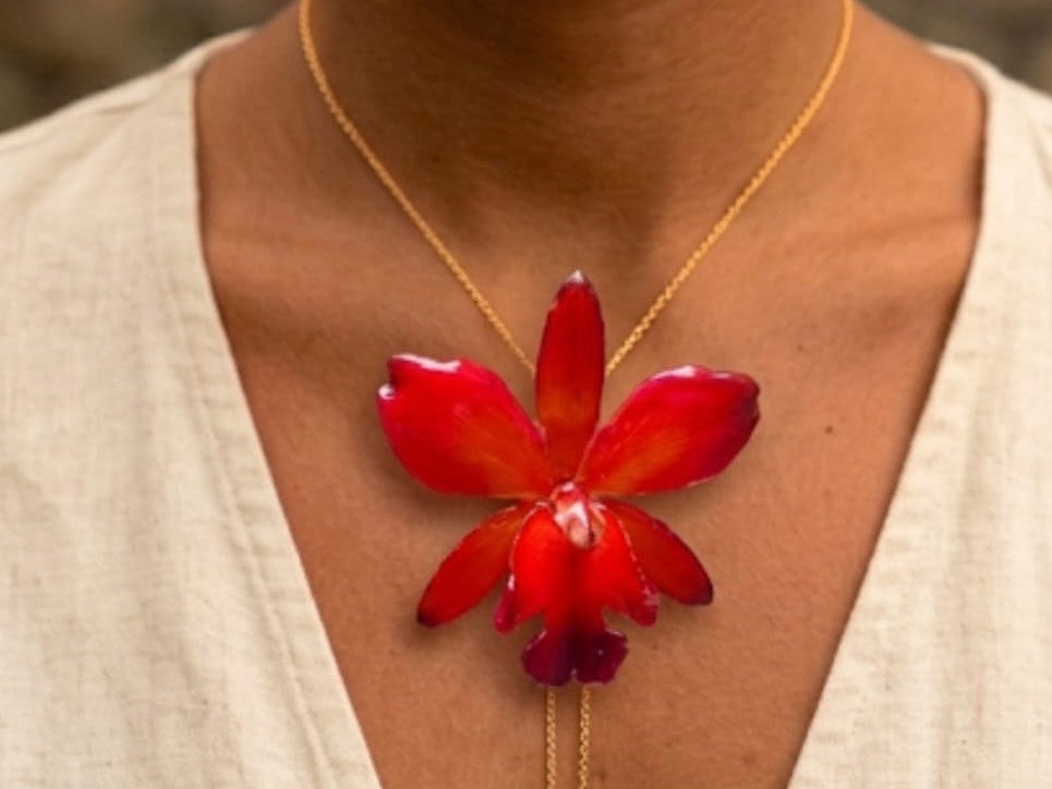 collana orchidea rossa naturale resina saliscendi oro galvanico regolabile elegante