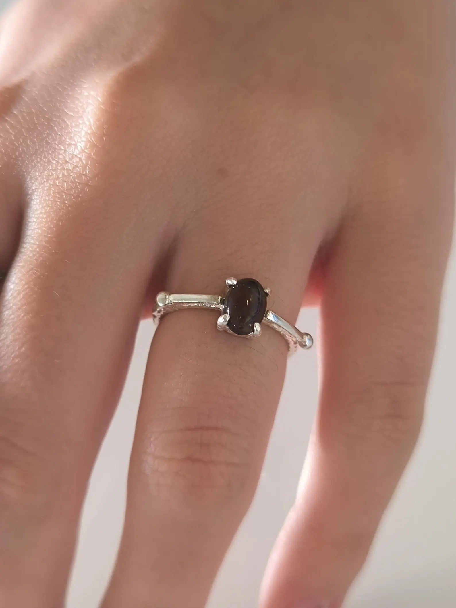 Anelli regolabili in argento con pietre naturali corniola tormalina topazio azzurro e ametista