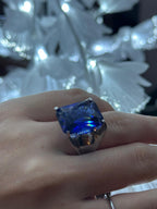 Anello in argento 925 con cianite blu rettangolare sfaccettata