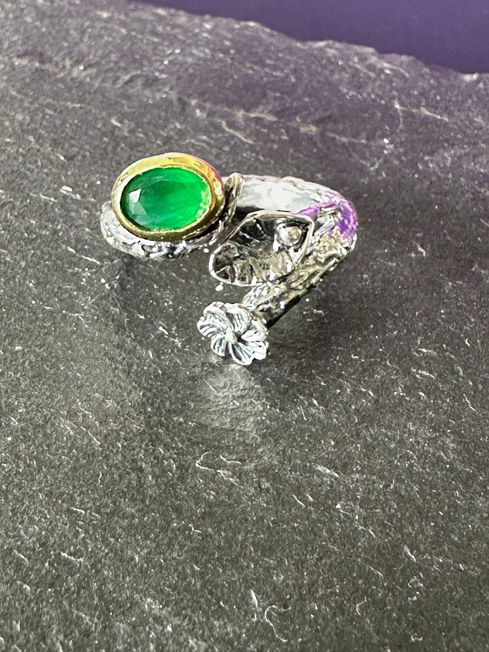 Anello regolabile in argento 925 con giada verde e ametista naturali