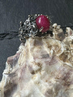 Anello artigianale in argento 925 con opale bianco o diaspro rosso taglio cabochon