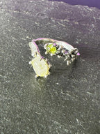 Anello regolabile in argento 925 con peridoto verde e quarzo citrino naturali