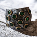 Anello regolabile in argento brunito con pietra verde giada naturale