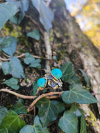“Anello in argento 925 brunito con oro 24k turchesi naturali e topazi bianchi”