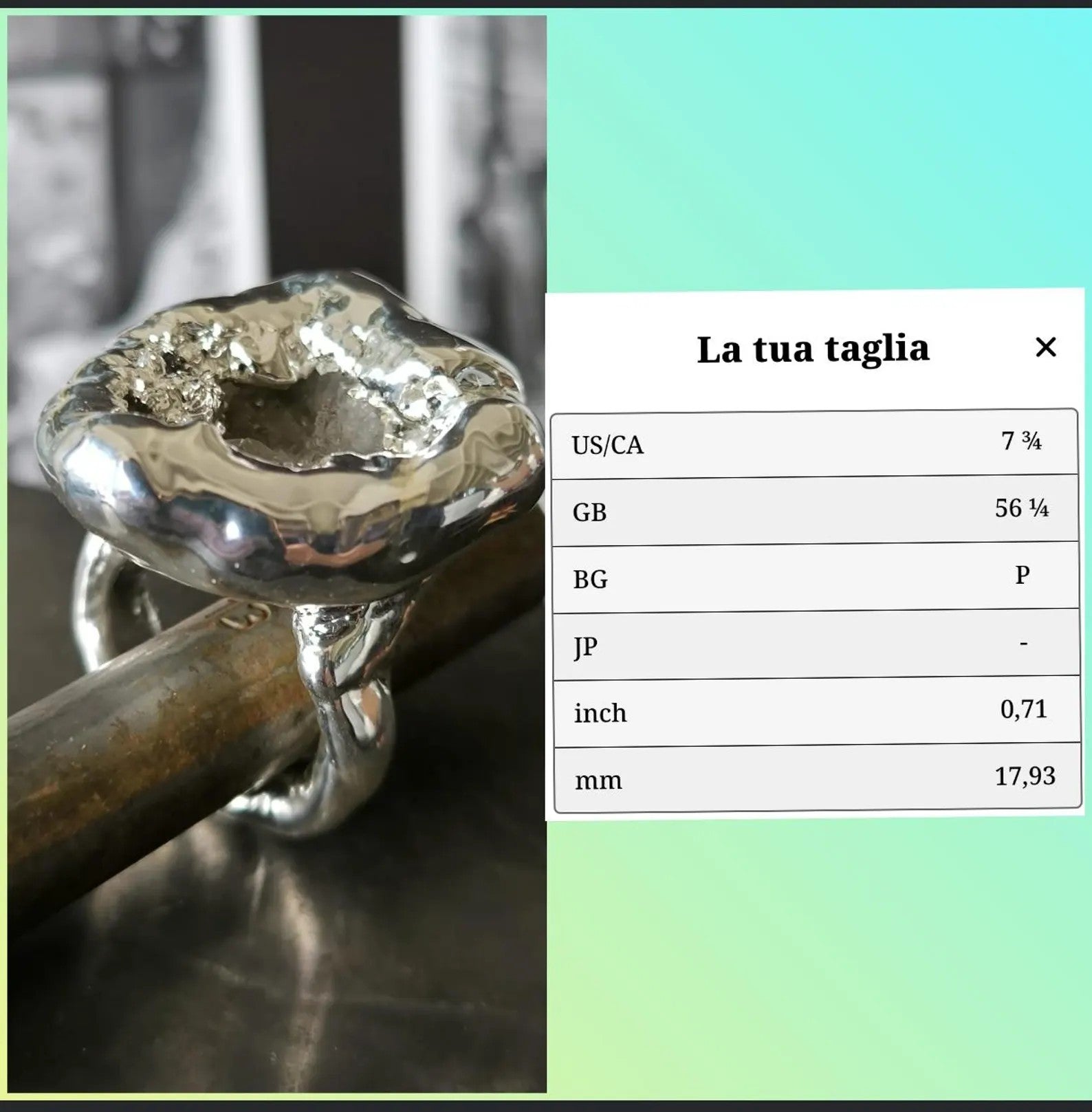 Anello scultoreo in argento fuso e resina artistica con druze di quarzo bianco naturale fatto a mano