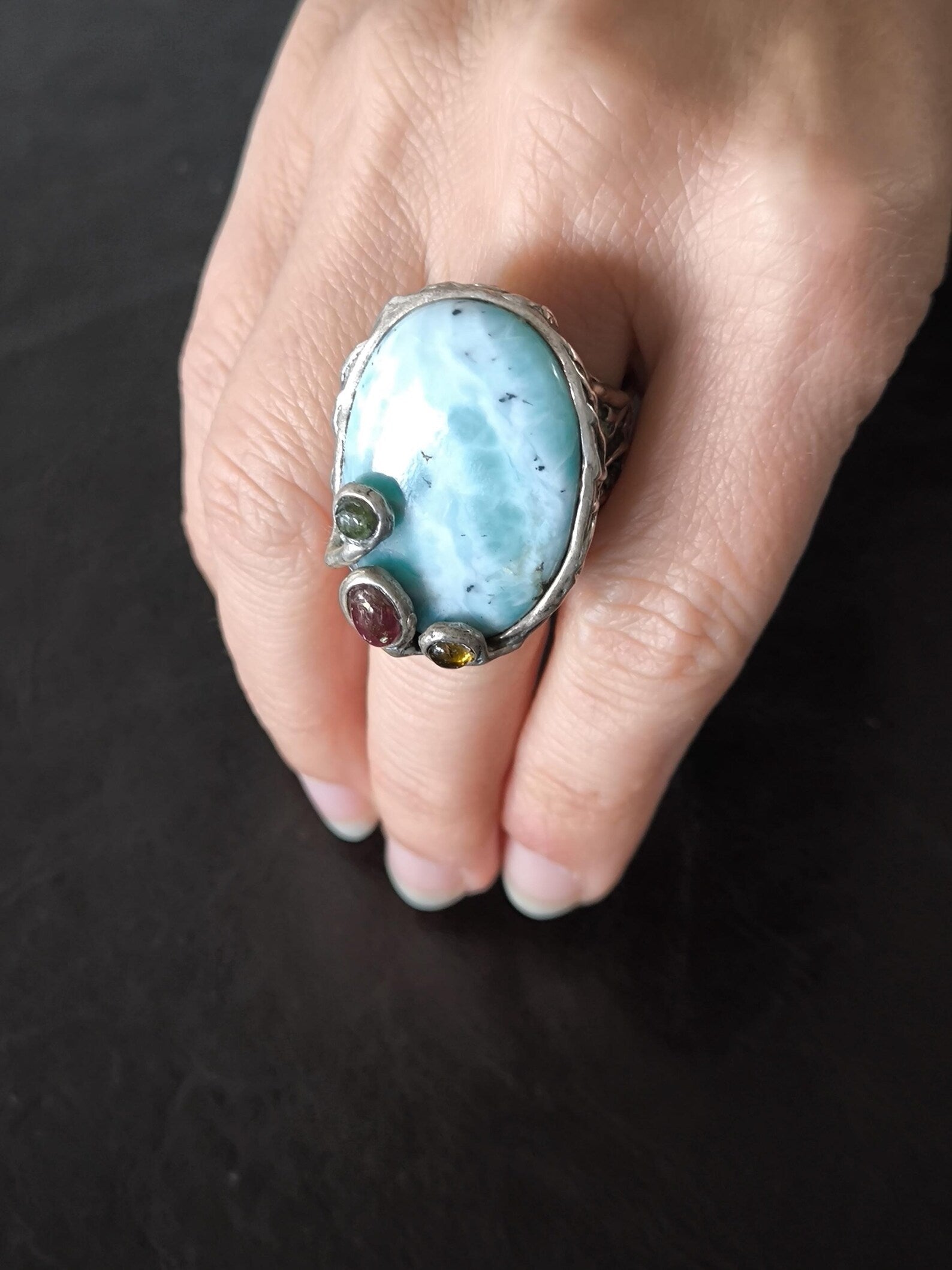 Anello in argento con larimar 20 carati, tormaline naturali e ambra gialla