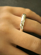 Anello in argento puro su base resina artigianale misura 11 gioiello unico