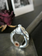 Anello artistico in argento puro e resina scultorea 