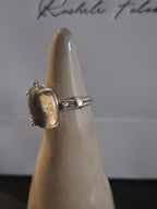Anello regolabile in argento con ambra baltica gialla naturale taglio cabochon