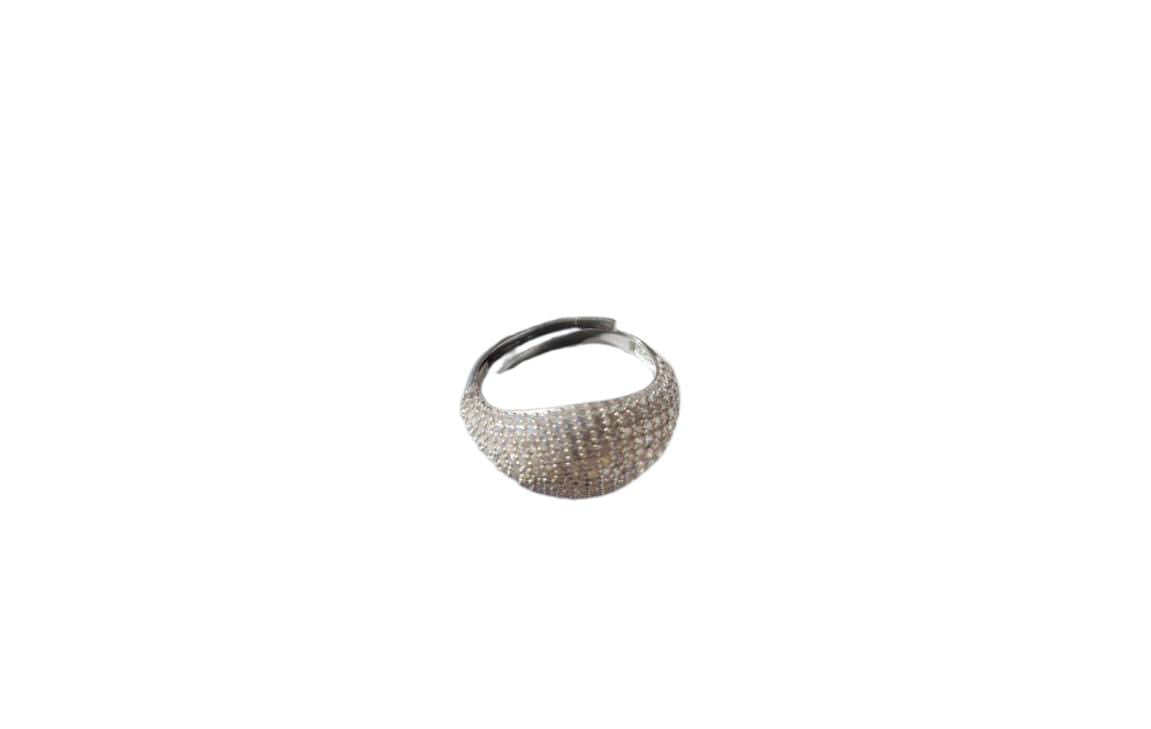 Anello regolabile in argento con topazi bianchi naturali, vista frontale
