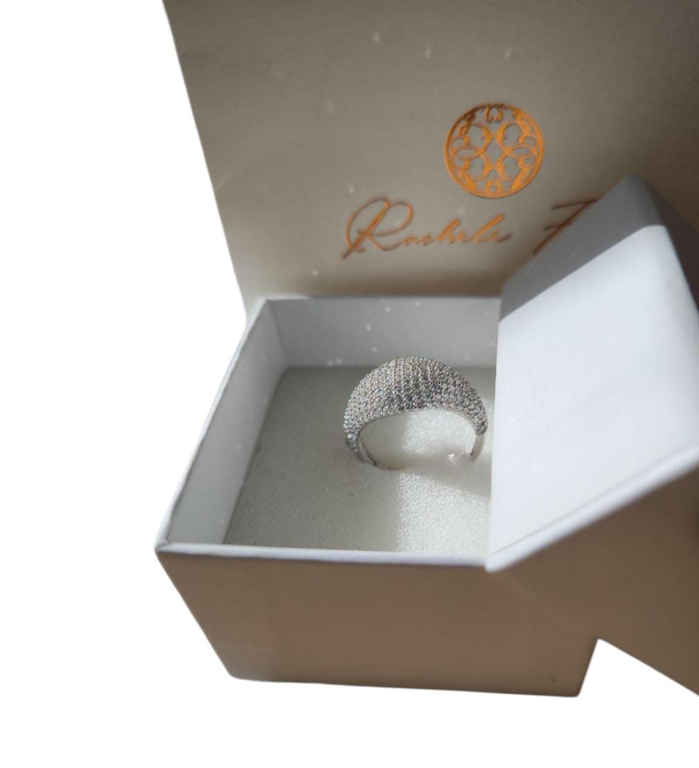 Anello regolabile in argento con topazi bianchi naturali, vista frontale