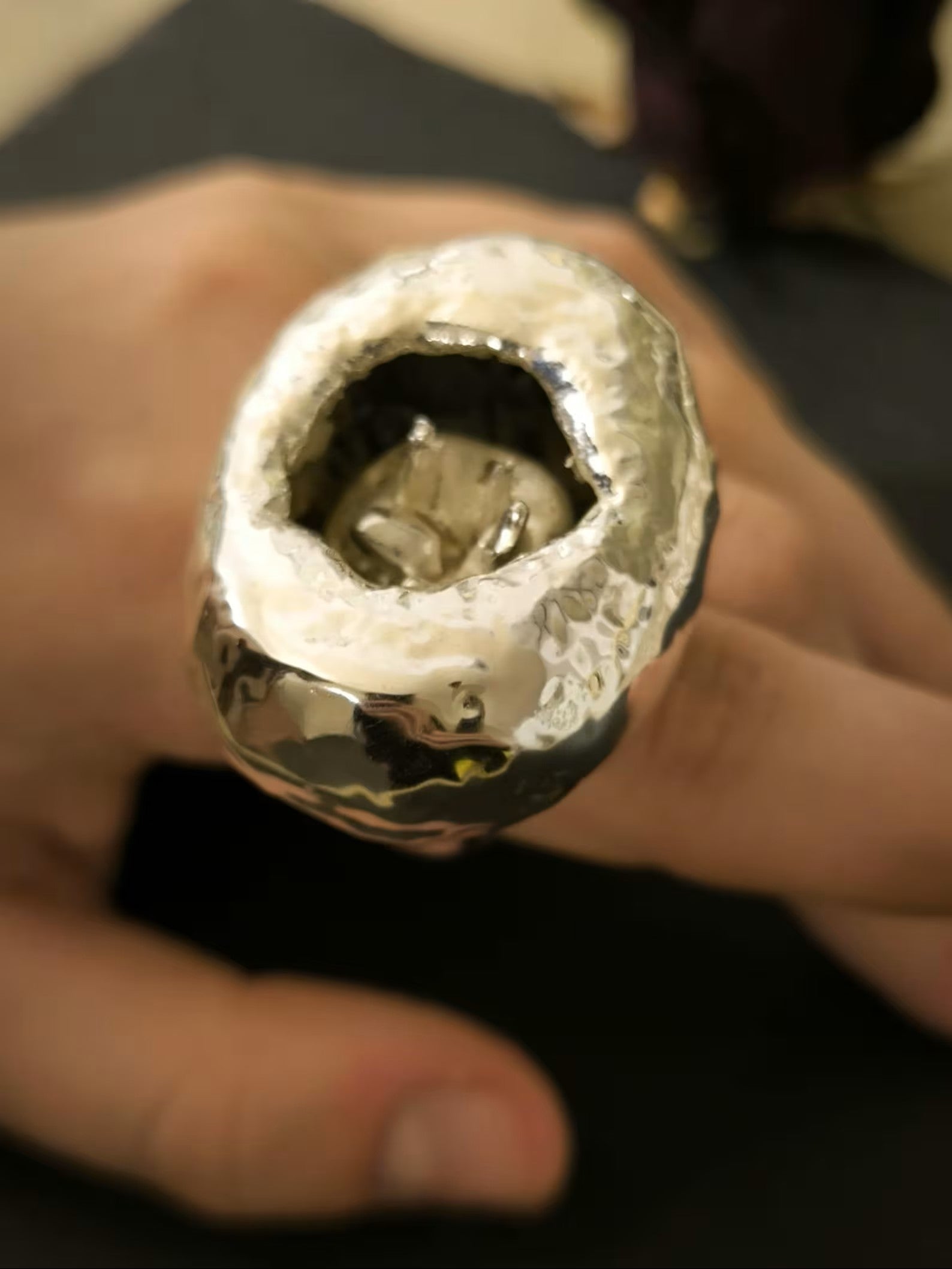 Anello in argento e resina artistica fatto a mano misura 14 gioiello artigianale