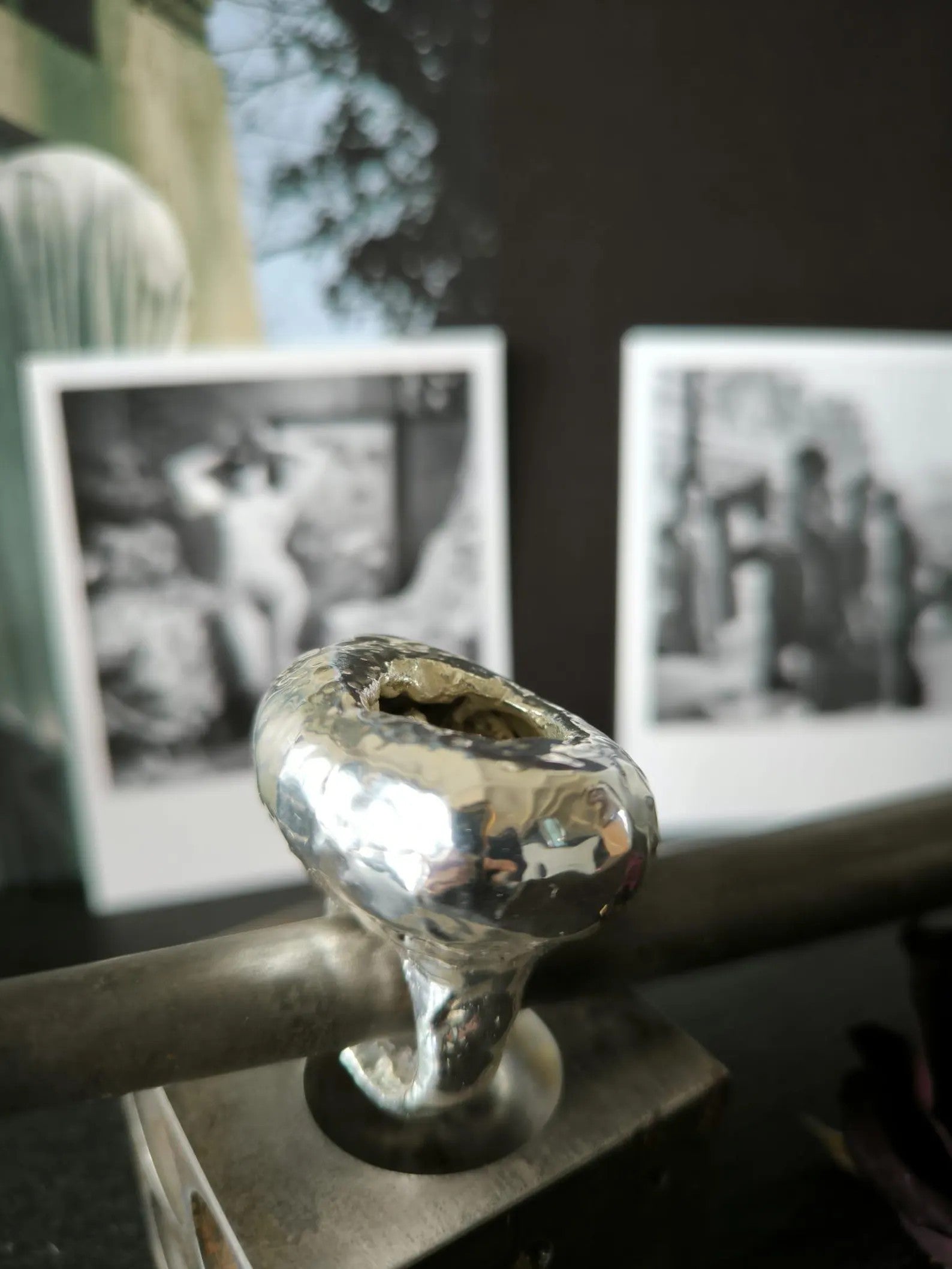 Anello in argento e resina artistica fatto a mano misura 14 gioiello artigianale