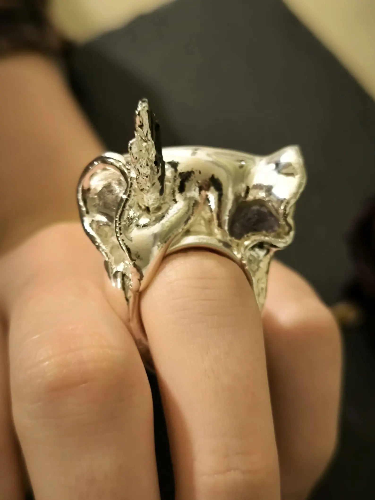Anello artigianale in argento e resina con tormalina nera naturale misura 14