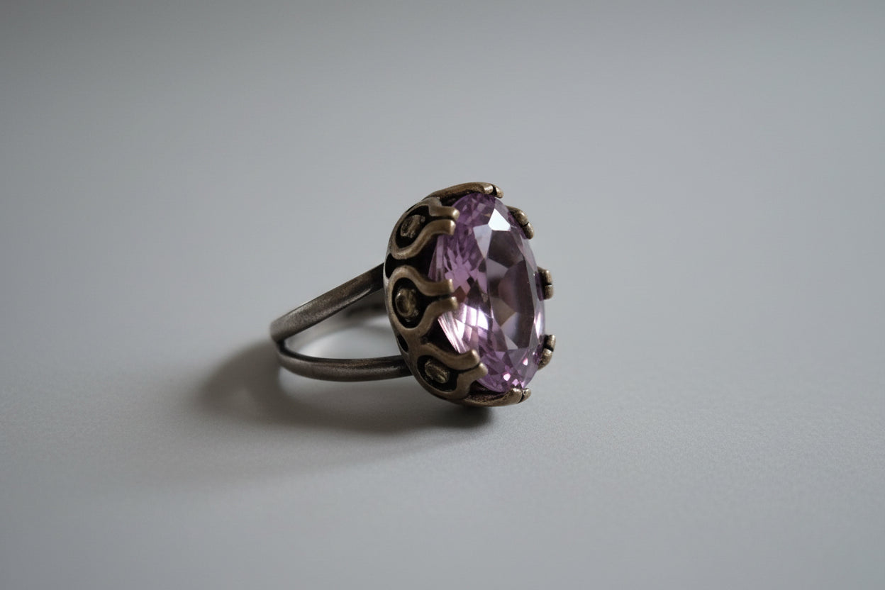 Anello in argento con Rosa di Francia ovale e quarzi citrini gialli