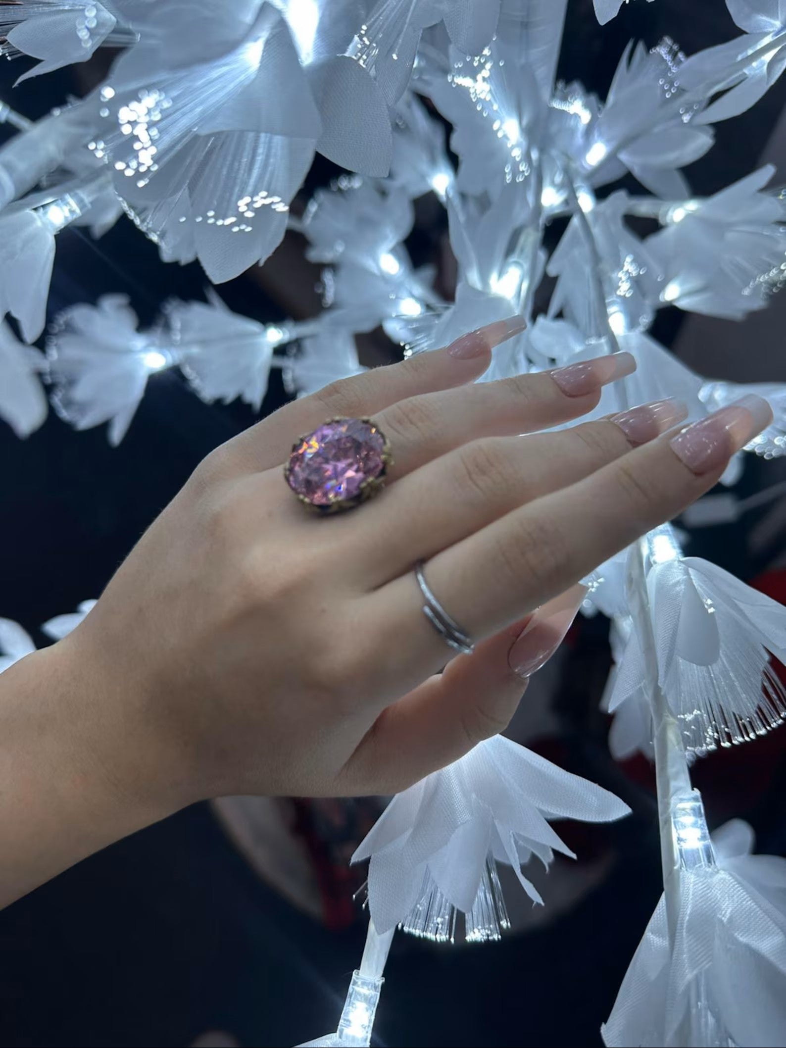 Anello in argento con Rosa di Francia ovale e quarzi citrini gialli