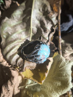 “Anello artigianale in argento con turchese naturale 21 carati raffigurante il mondo”