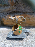 Anelli Artigianali in Oro Opaco su Bronzo con Perle Bianche, Coralli Rossi Naturali, o Giade verdi