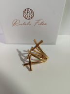 Anello scultoreo a fascia in bronzo dorato con motivo a croci regolabile