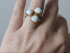 Anello regolabile oro su bronzo con perla bianca o tormaline naturali