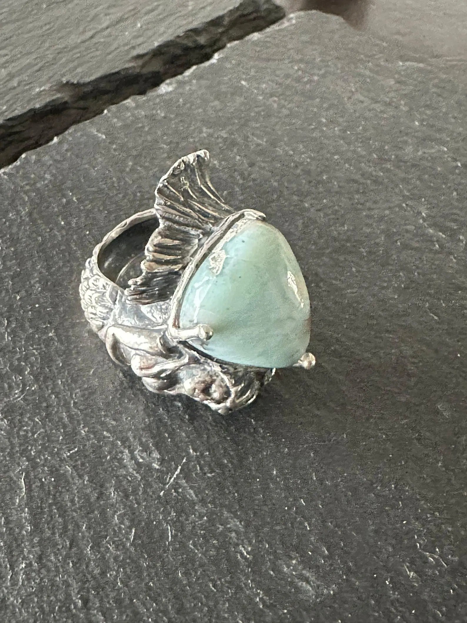 Anello sirena in argento artigianale con larimar grezzo naturale