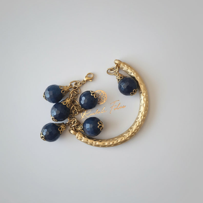 Bracciale Antico in Oro Opaco su Bronzo con Sei Topazi Azzurri – Regolabile