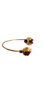 Bracciale regolabile artigianale in oro su bronzo con melograni e granatini naturali sfaccettati