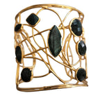 Bracciale moderno in oro su bronzo con intreccio di fili e malachite verde naturale, regolabile