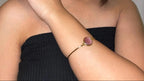 Bracciale in oro opaco su bronzo con quarzite rosa naturale sfaccettata regolabile