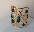 Bracciale moderno in oro su bronzo con intreccio di fili e malachite verde naturale, regolabile
