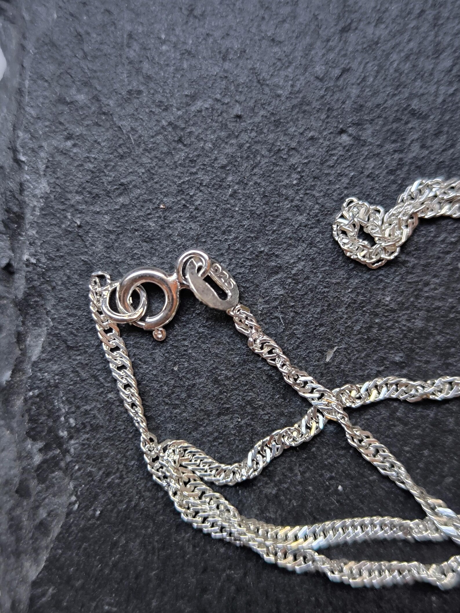 Ciondolo artigianale in argento stile organico con corindone, ametista, tormaline e labradorite blu