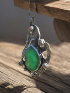 “Collana in argento 925 con giada verde da 24 carati e tormaline naturali”
