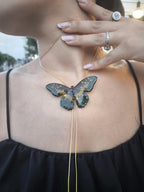 Collana con vera farfalla in resina e saliscendi in oro su bronzo regolabile