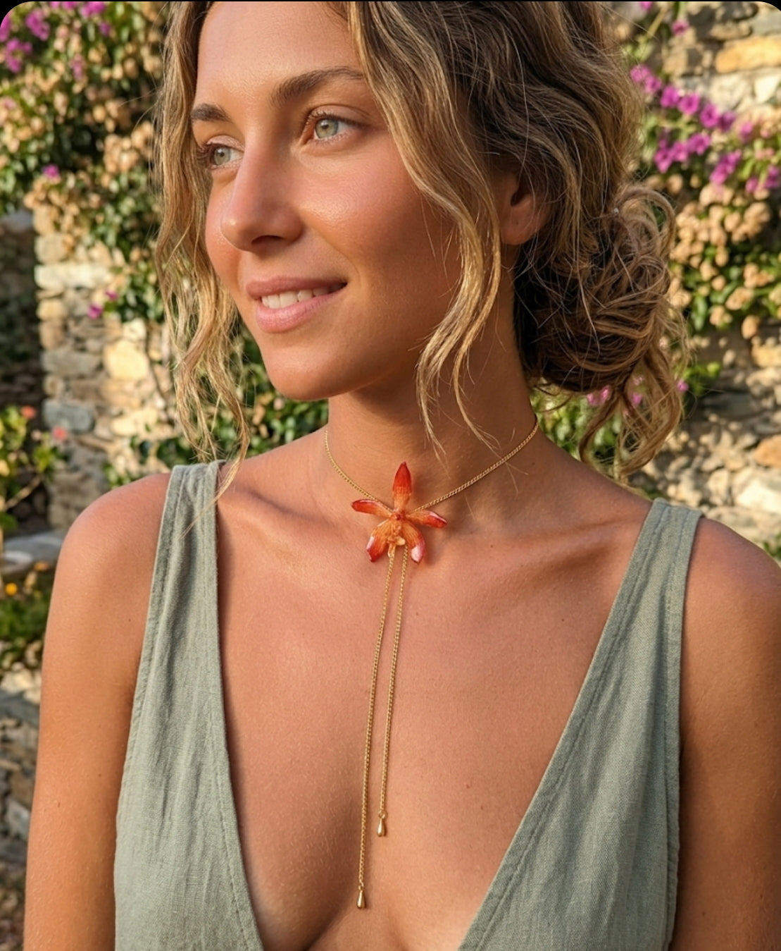 collana orchidea arancione naturale resina saliscendi oro galvanizzato regolabile elegante