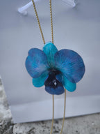 collana orchidea azzurra resina saliscendi oro galvanizzato regolabile elegante