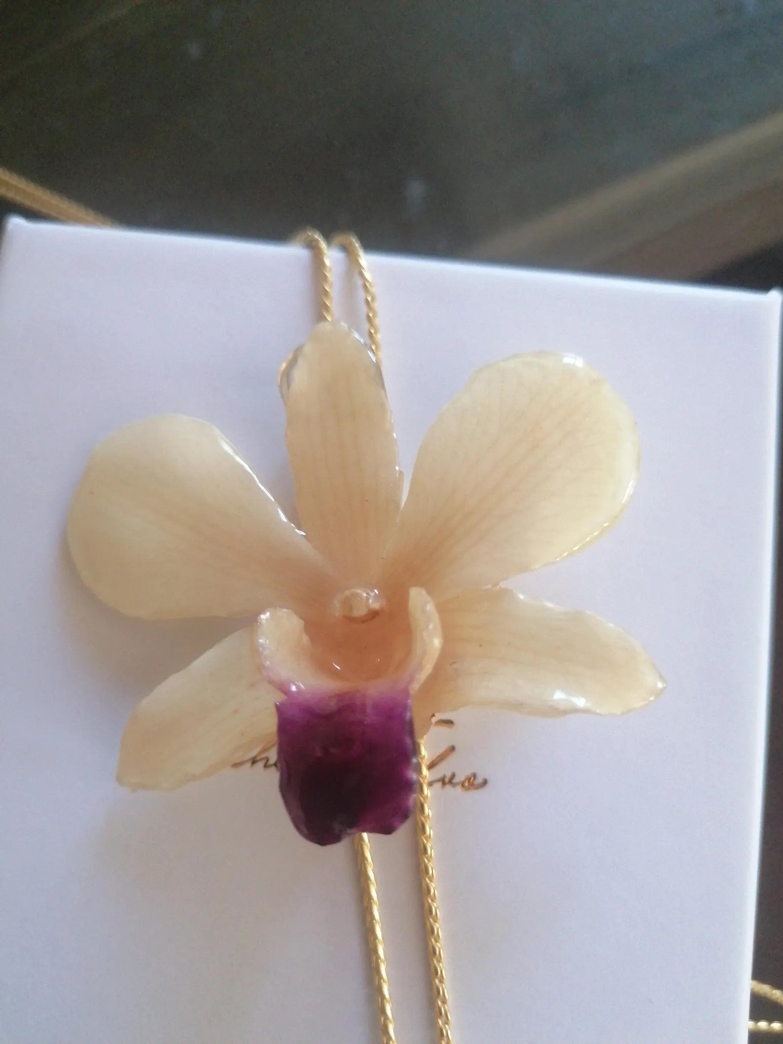 collana orchidea bianca naturale resina saliscendi oro regolabile elegante