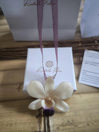 collana orchidea dendrobium bianca filo organza semi legno regolabile elegante naturale